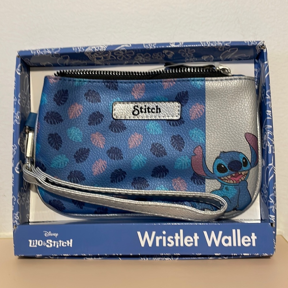 Disney LILO and Stitch Wrislet Wallet
